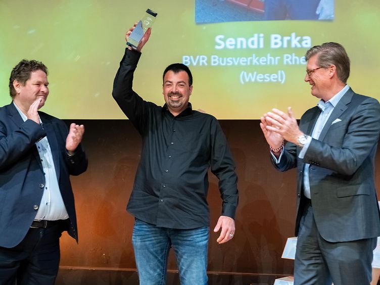 Sendi Brka bei der Preisverleihung LieblingsbusfahrerIn